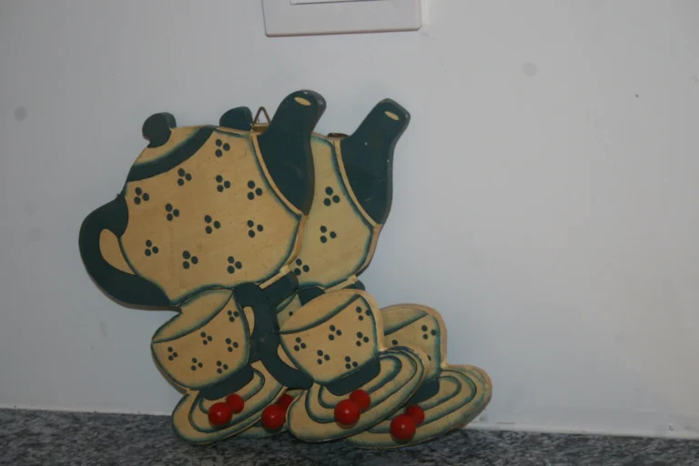 Dekorációs illusztráció részlet a ZegZug vendégházban, játékos hangulat