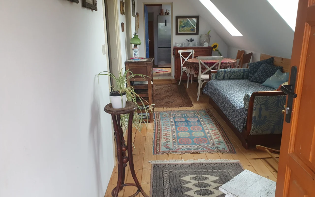 Előtér és közösségi tér belső nézete a Tőczkés Vendégházban